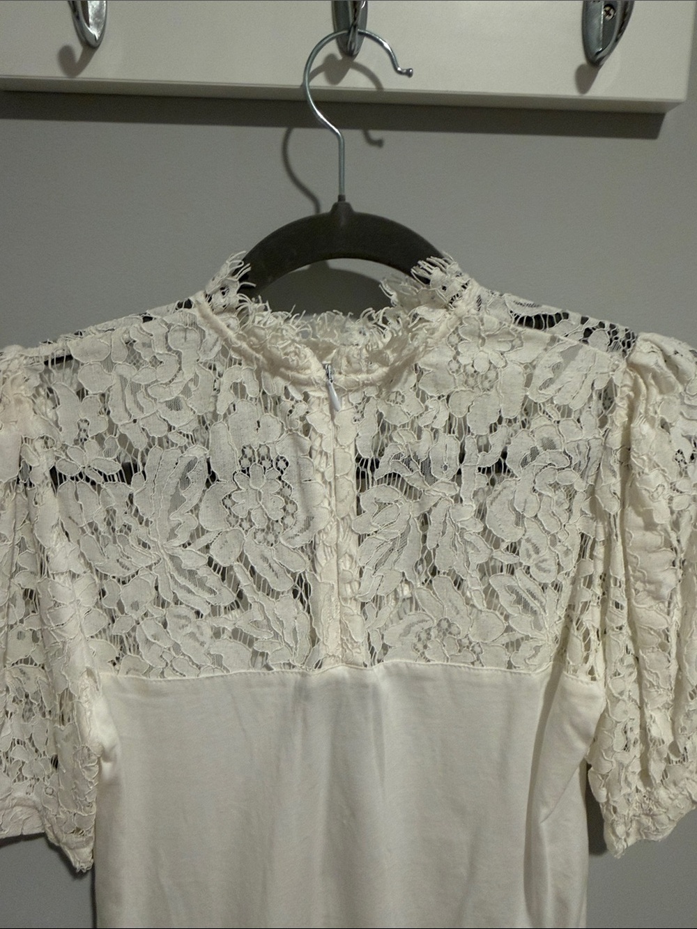 Generation Love Ivory Lace Yoke Short Sleeve Top - Picture 3 of 4